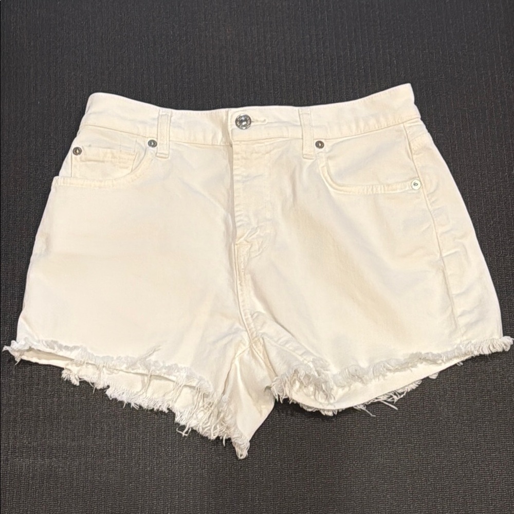 Women's 7 Seven for all mankind White Cream Frayed cut off Hem Shorts, size 26 - Picture 2 of 7